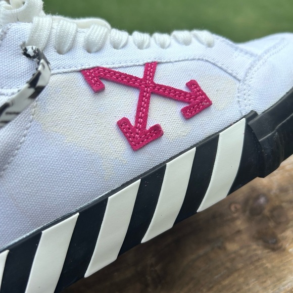 Off-White Sneakers Low Vulcanized Diagonal Print White and pink - Picture 5 of 11